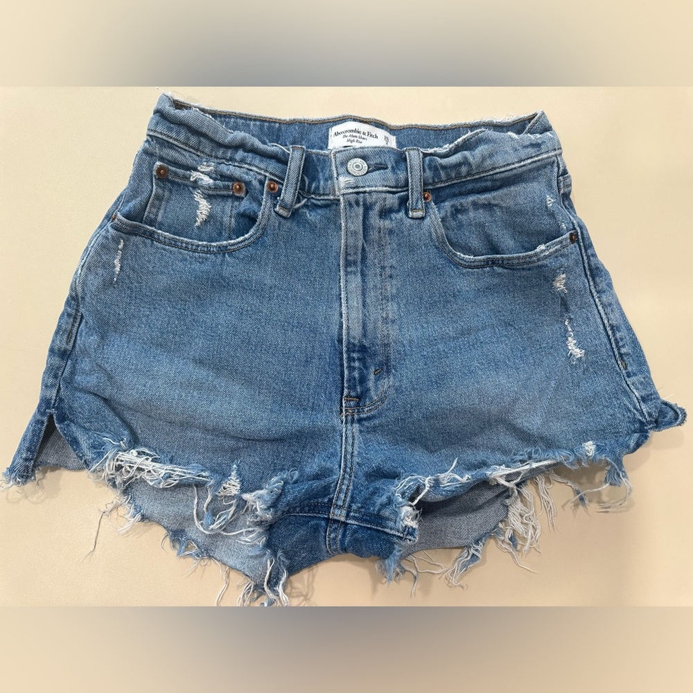 Abercrombie & Fitch The Mom Short High Rise Curve Love